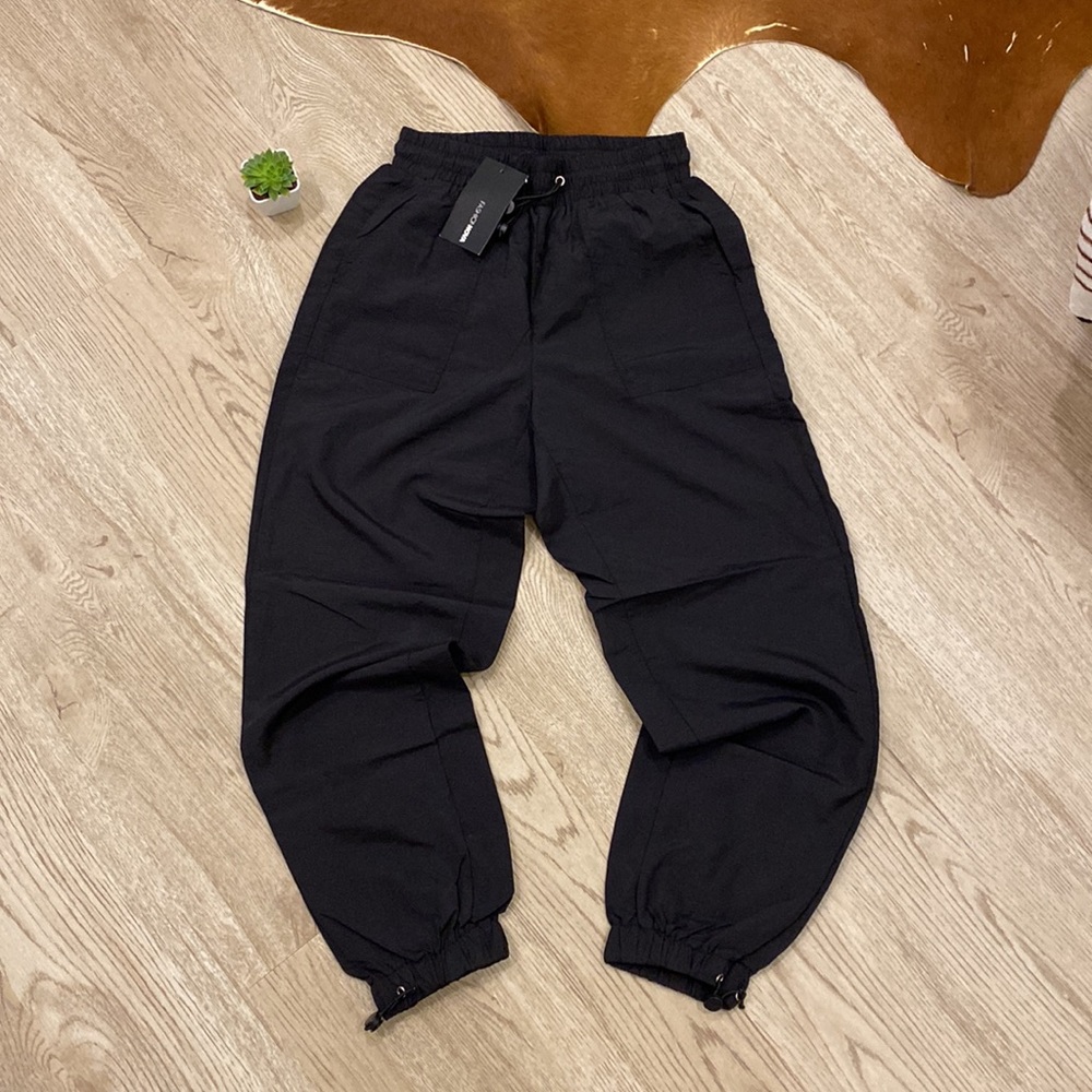 New Women’s Drawstring Jogger Pant (Medium)